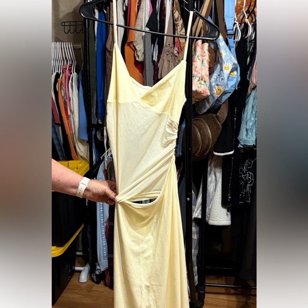 💛✨ Chic Light Yellow Sheer Cutout Maxi Dress | Women’s Size L | NWOT ✨💛